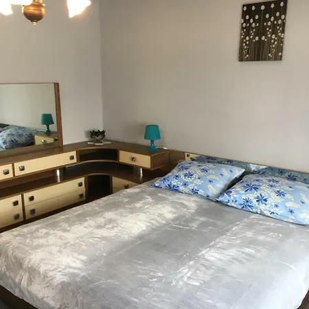 Kumicic - 3 Bedrooms *