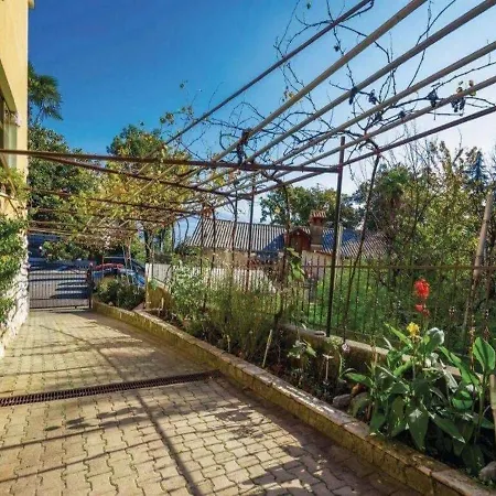 Apartment Kumicic - 3 Bedrooms Icici