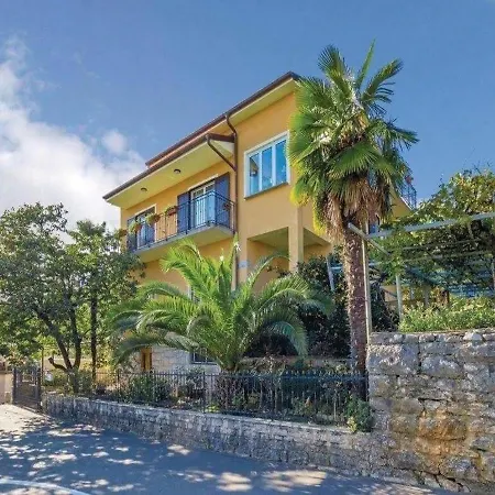 Kumicic - 3 Bedrooms * Icici